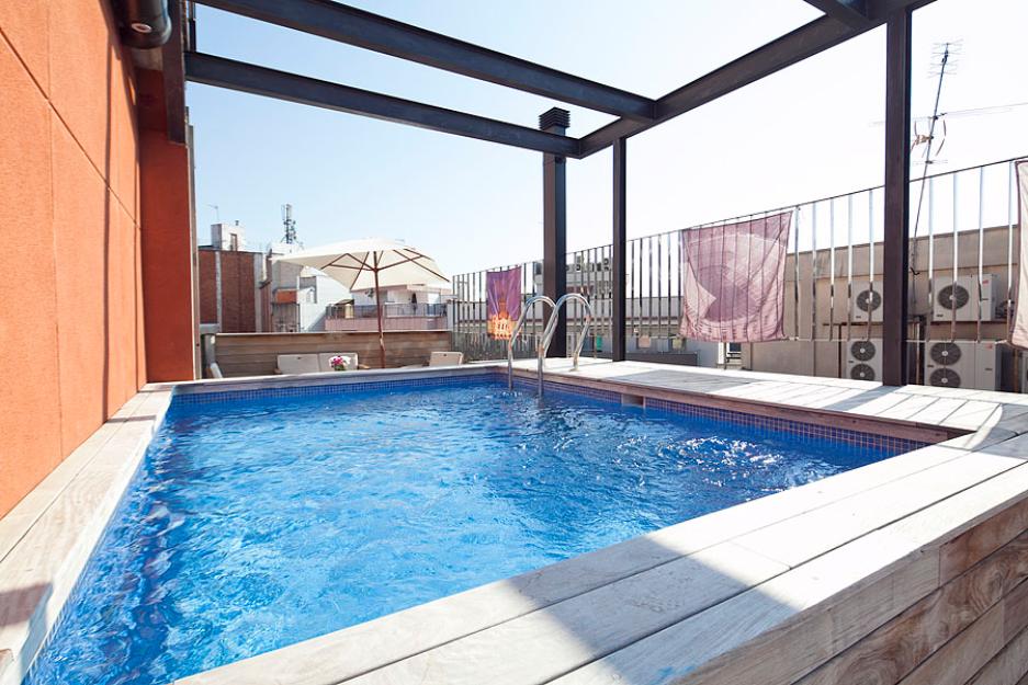 Lujoso apartamento con piscina
