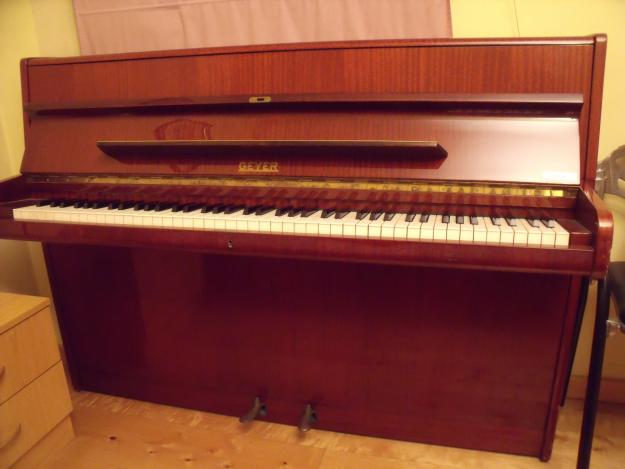 Piano de pared marca GEYER