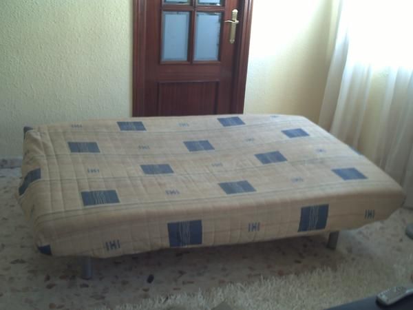SOFA CAMA MENOS 2 AÑOS POCO USO 100 EUROS