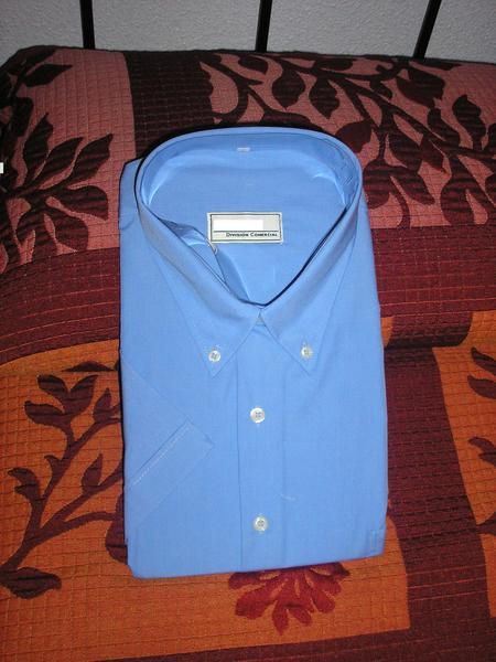 Se vende camisas manga corta, larga y pantalones