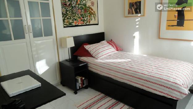 Rooms available - Modern and spacious 4-bedroom house in Galapagar