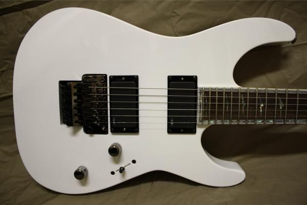 Vendo guitarra esp ltd m-1000 (a estrenar-) con estuche  rigido.