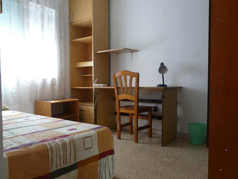 habitación luminosa para una persona Cerdanyola del Vallés