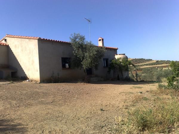 Terreno rustico con casa y mucha agua