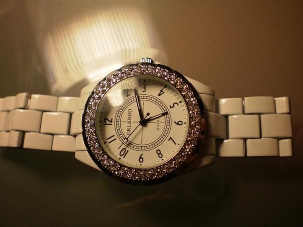 reloj blanco