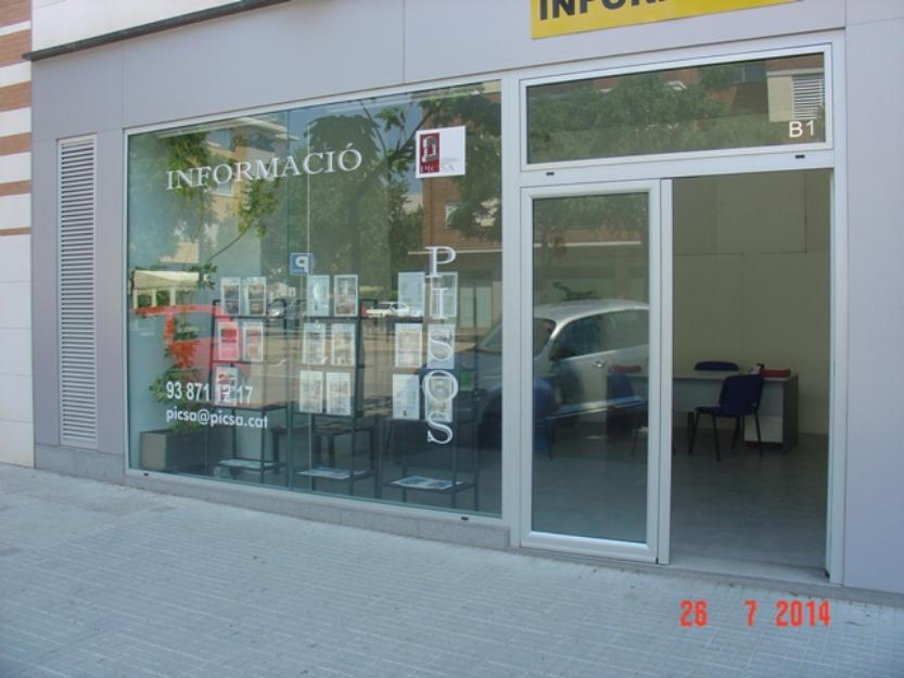 Magnífico local comercial con patio