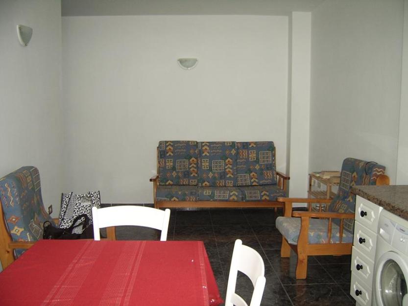 Se alquila piso en Guargacho, dos habitaciones mes San Miguel de Abona. Tenerife sur Islas