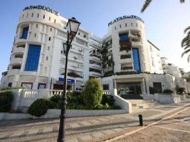 Apartamento con 3 dormitorios se vende en Marbella, Costa del Sol
