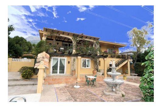 5 Dormitorio Chalet En Venta en Altea, Alicante