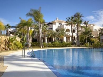 Apartamento con 3 dormitorios se vende en Marbella, Costa del Sol