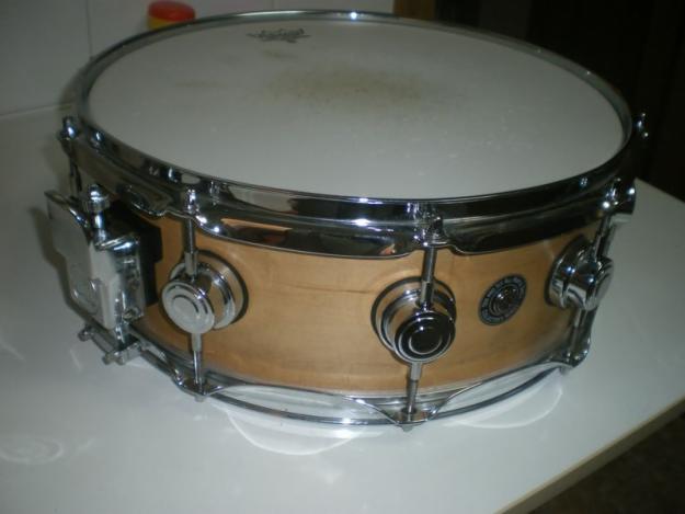 CAJA DW COLLECTOR’S SERIES SATIN OIL MAPLE 14’’x5’’