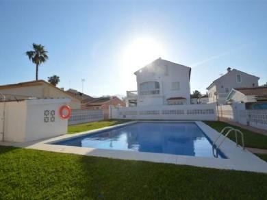 Chalet con 3 dormitorios se vende en Torremolinos, Costa del Sol