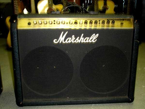 Vendo combo Marshall VS102R  2 X12, con previo de válvulas.