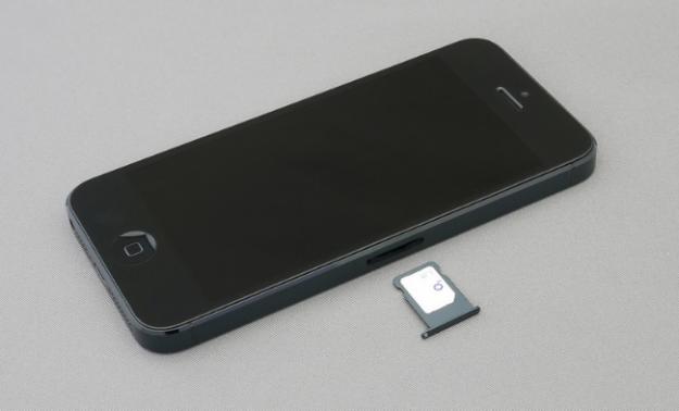 iPhone 5 de 64GB Libre negro nuevo por 679€