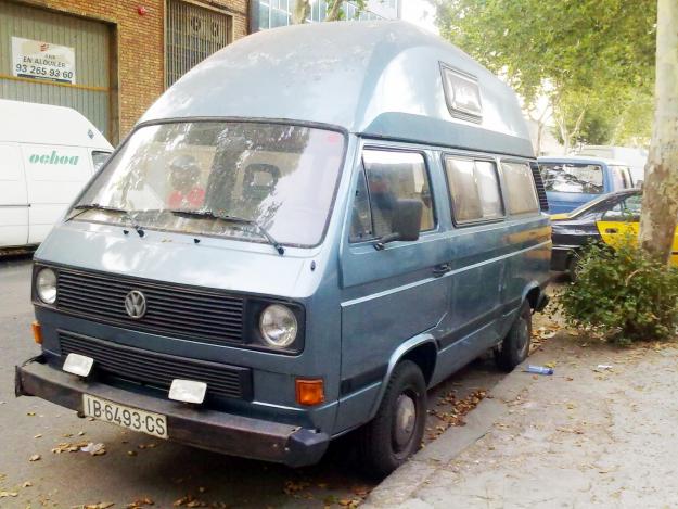 Vendo furgoneta-vivienda VW Transporter T3 1.6 D (techo alto)