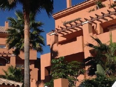 Apartamento con 2 dormitorios se vende en Estepona, Costa del Sol