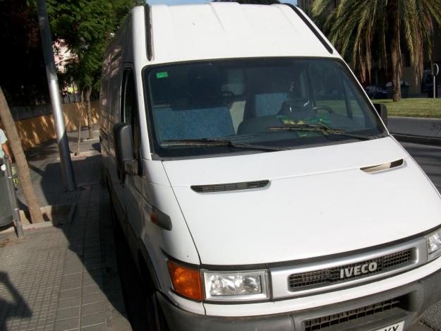 Viendo un furgoneta : iveco daily