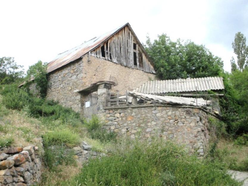 Casa borda con jardin en serveto zona bielsa