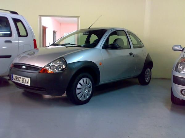 ford ka 2002 solo 68.000km reales  2400 todo los extras