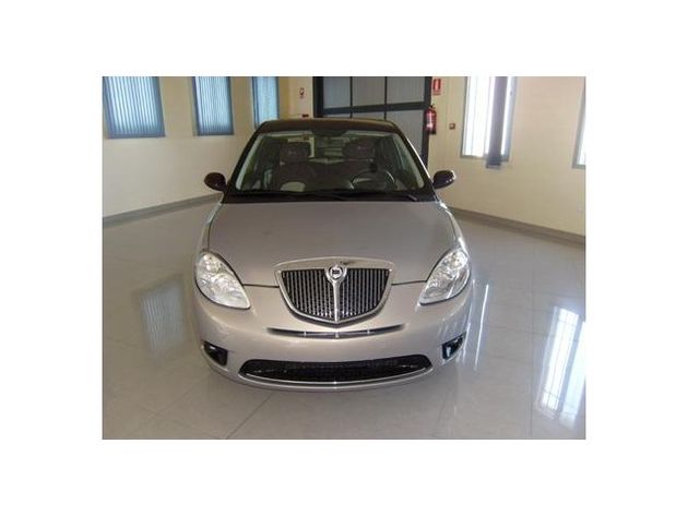 LANCIA YPSILON 1.4 16V PLATINO