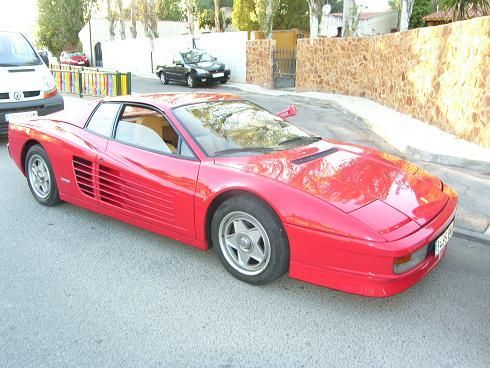 FERRARI TESTAROSSA