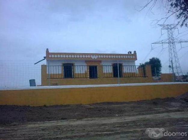 Vendo CASA DE CAMPO de 100m2 a 58Km MADRID con PISCINA y TERRENO de 4.000m2 por 45.000 Euros
