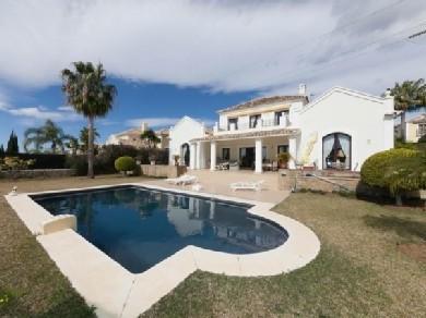 Chalet con 3 dormitorios se vende en Estepona, Costa del Sol