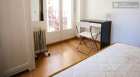 Rooms available - Charming 10-bedroom apartment in lively Malasaña - mejor precio | unprecio.es