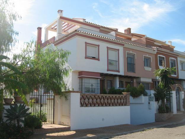 ADOSADA UNIFAMILIAR EN VISTAMAR, LOMAS DEL POZUELO, MARBELLA