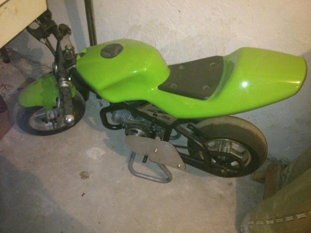 Se vende mini moto de carretera 50cc
