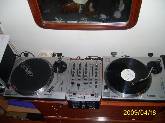 SE VENDE MESA DJ PARA  HIP HOP , DANCE , TECNO, MUY ECONOMICO