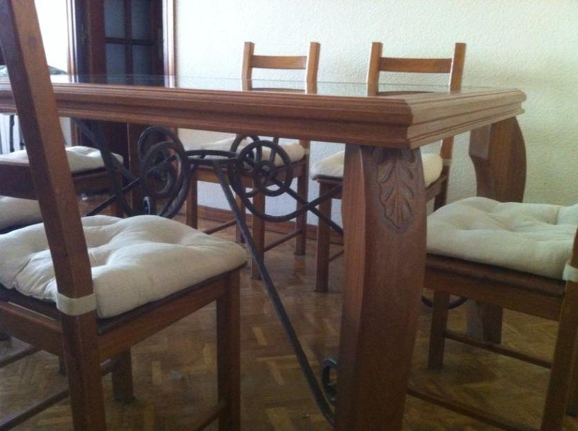 Mesa de comedor madera maciza roble, cristal y forja