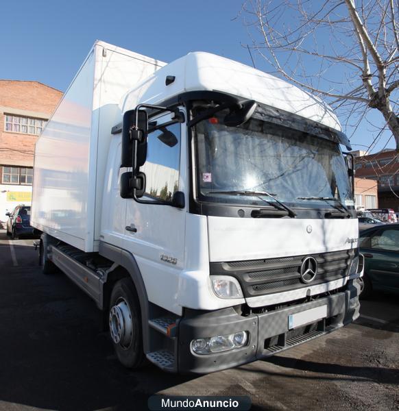 Mercedes-Benz  Atego 1326 en perfecto estado con targeta de transporte