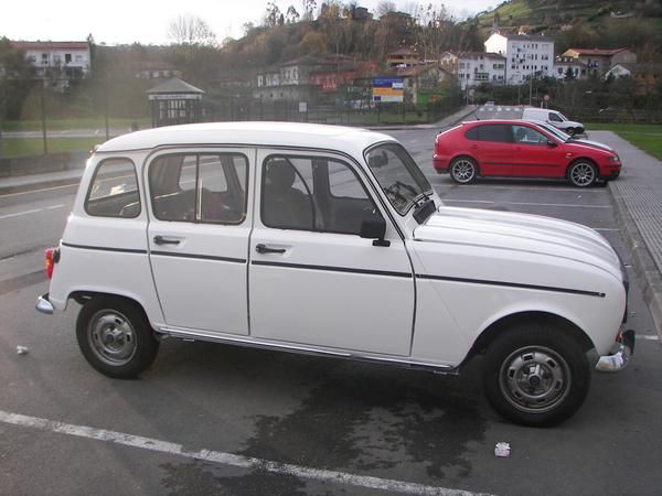 SE VENDE RENAULT 4 TL AÑO 1989