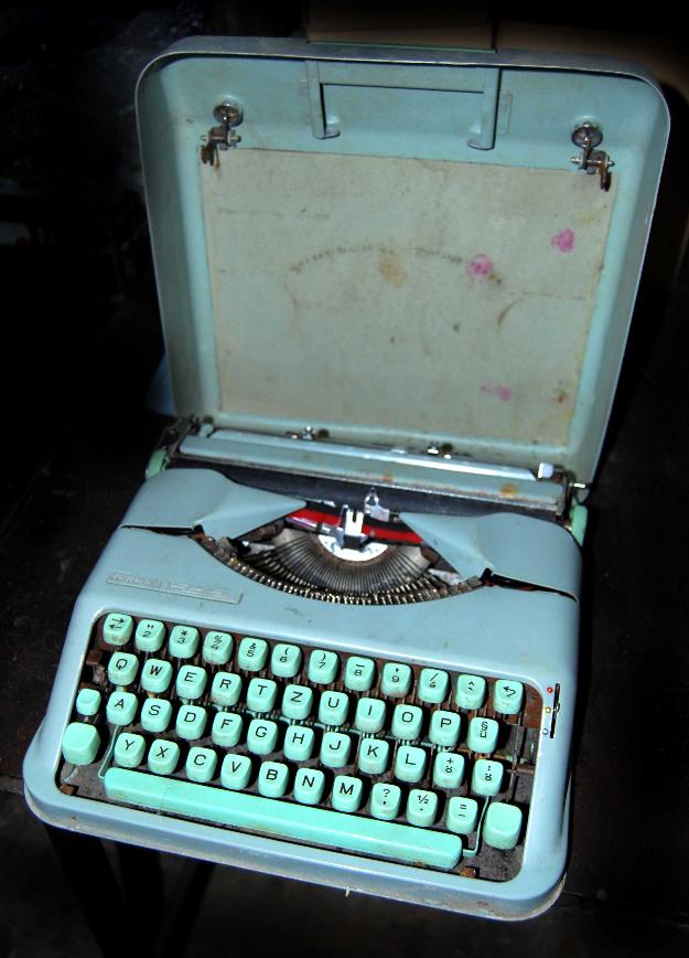Máquina escribir portátil  “hermes baby”