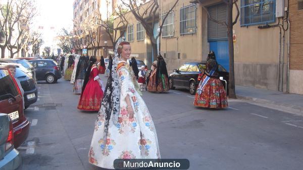 alquilo 2 trajes de fallera