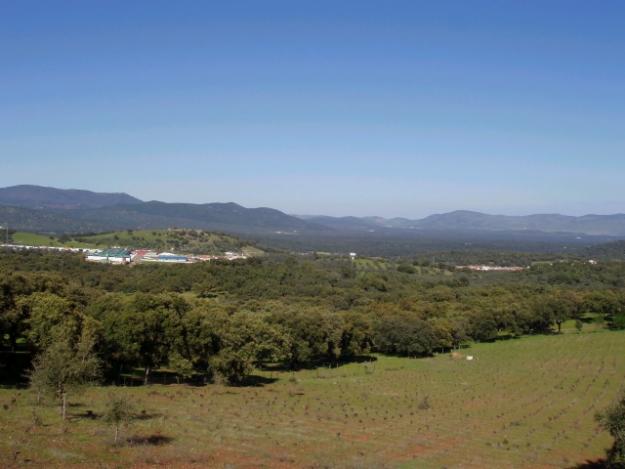 RUSTICA RECREO PARQUE NATURAL SIERRA DE ARACENA CON CASA NUEVA