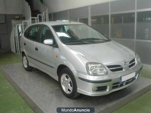 Nissan Almera Tino