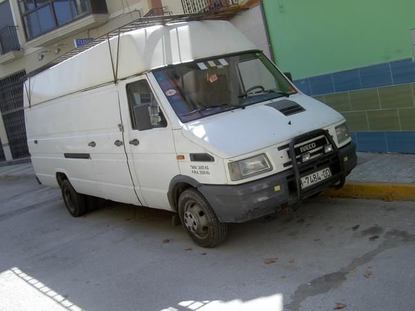 iveco daily 2.5 turbo mas largo.motor mas que nuevo.2700 euro