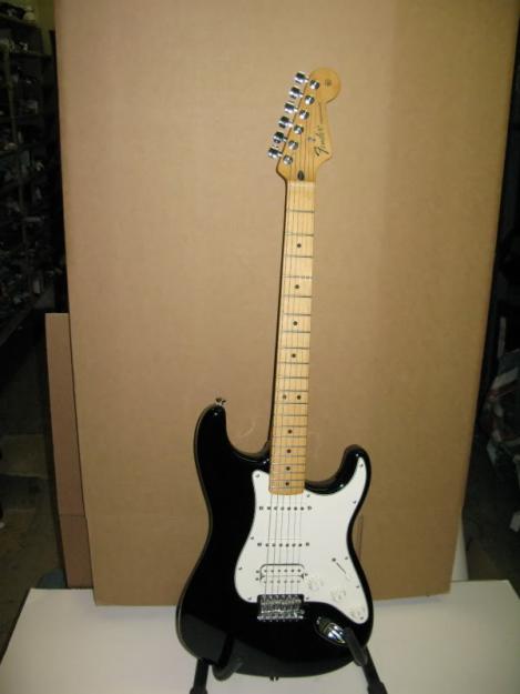 VENDO GUITARRA FENDER STRATOCASTER DE MÉXICO