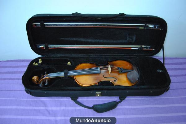 Vendo violín semi nuevo.