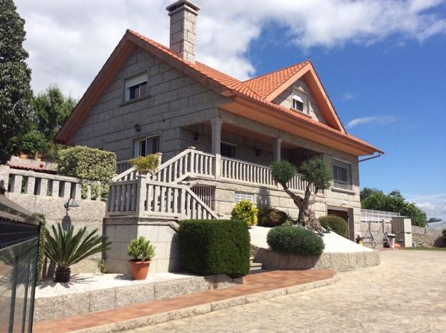 Gran chalet en venta Áreas Tui.