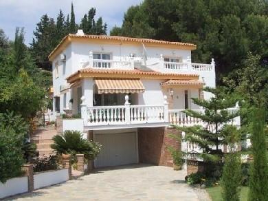 Chalet con 6 dormitorios se vende en Benalmadena Costa, Costa del Sol