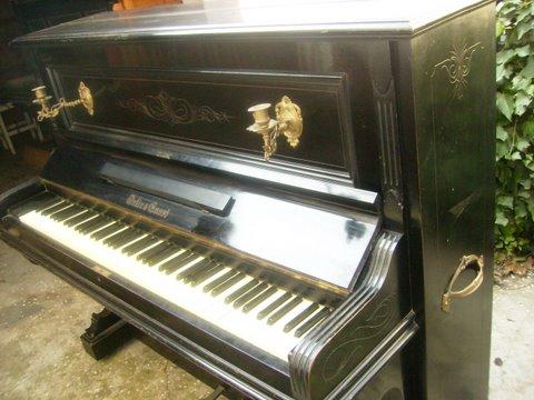 VENDO PIANO RESTAURADO Y AFINADO, TRANSPORTE INCLUIDO EN PRECIO