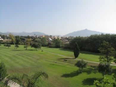 Apartamento con 3 dormitorios se vende en Marbella, Costa del Sol