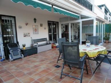 Apartamento con 2 dormitorios se vende en Marbella, Costa del Sol
