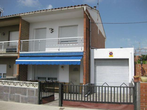 Casa adosada en Torre de Claramunt, La