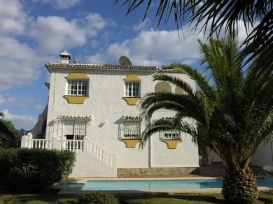 Chalet con 4 dormitorios se vende en Mijas Costa, Costa del Sol