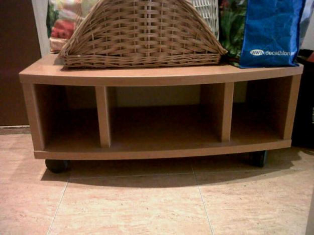 Mesa TV color madera