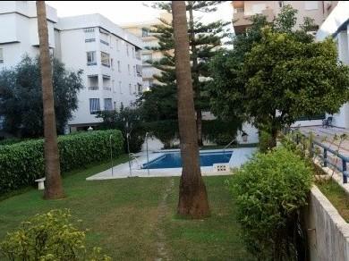 Apartamento con 3 dormitorios se vende en Marbella, Costa del Sol